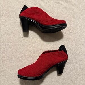 Bernie Mev Basket Weave Closed Toe Pumps Red Shimmer Size EU40